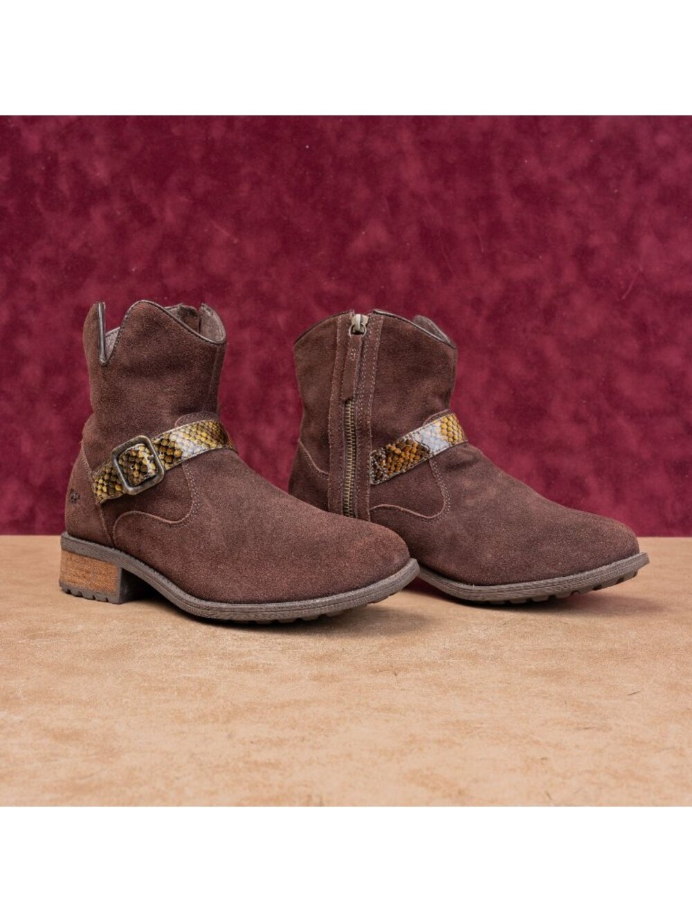 UGG Women Milnor Brown Suede Buckle Zip Ankle Modern Western Heel Boots sz 7